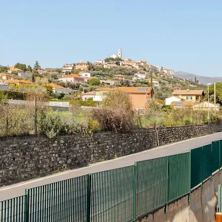 Lovely With Private Parking