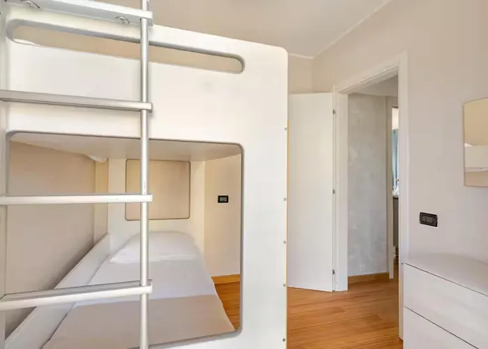 Lovely With Private Parking