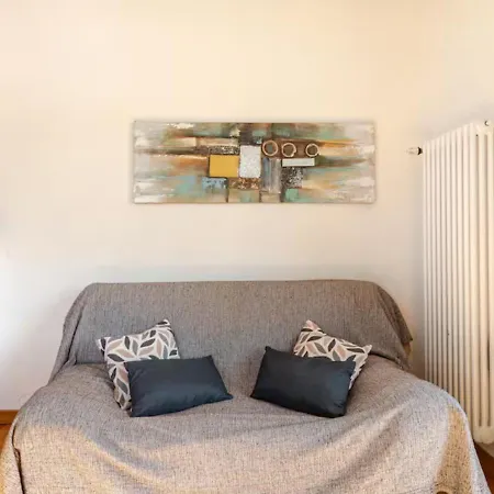 Lovely With Private Parking *